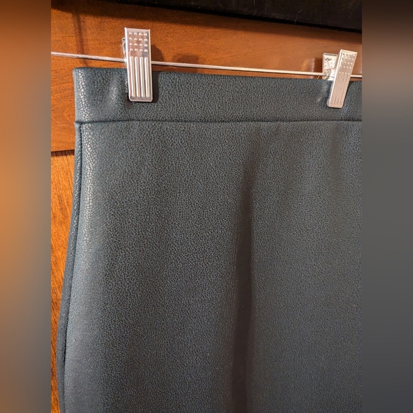 3rd Floor Studio pencil skirt - Picture 2 of 5